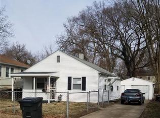 662 S Sycamore St, Decatur, IL 62522