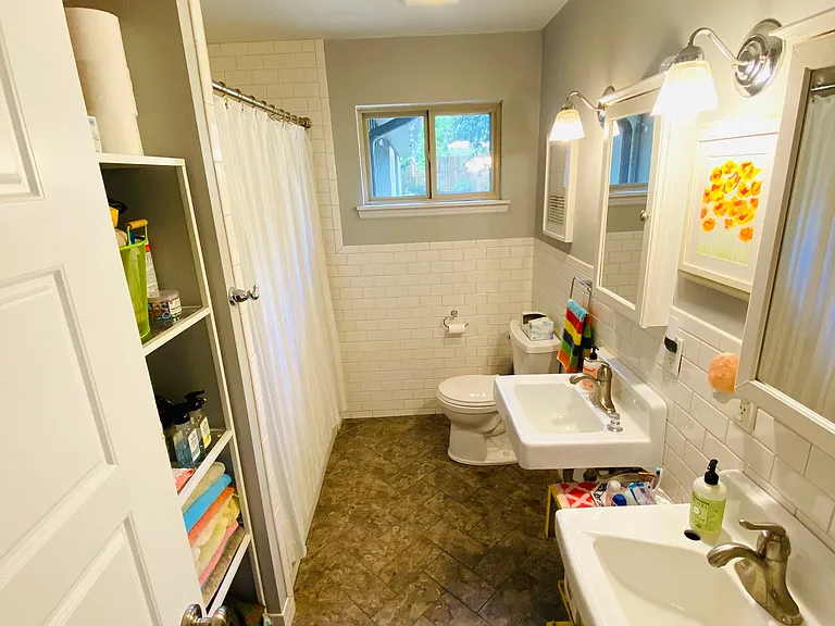 209 E Harold St — Photo 6