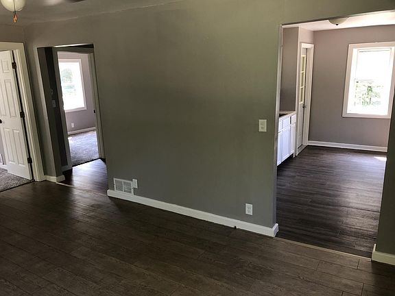 5th image of 115 Vincent Ave