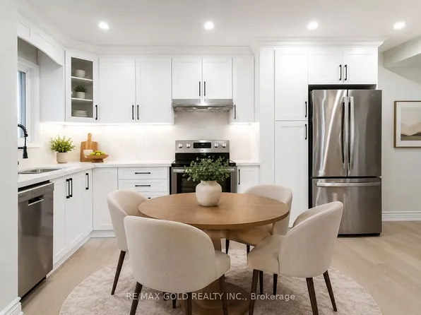 3 Hemlark Ct, Brampton, ON L6S 2B7