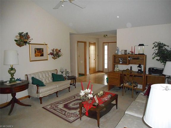 4th image of 1570 Pimlico Dr #3