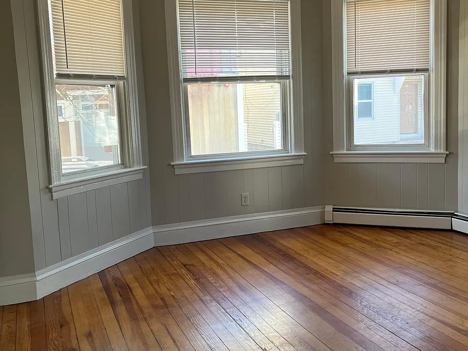 54 Courtland St #1