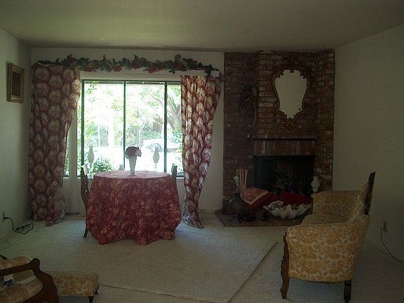 L/R with Fireplace