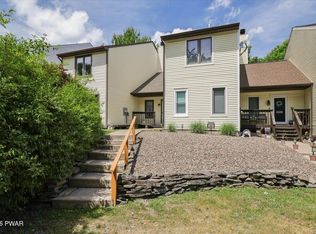 508 Crest Dr, Hawley, PA 18428