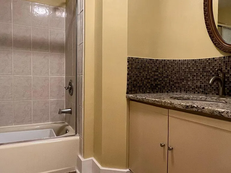 Full Bath Near Kitchen