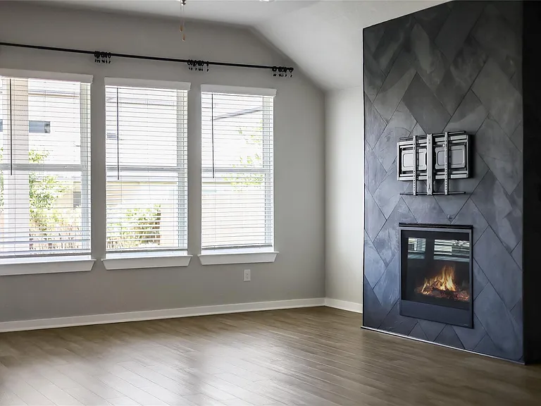 4318 Frankfurt Ln — Photo 13