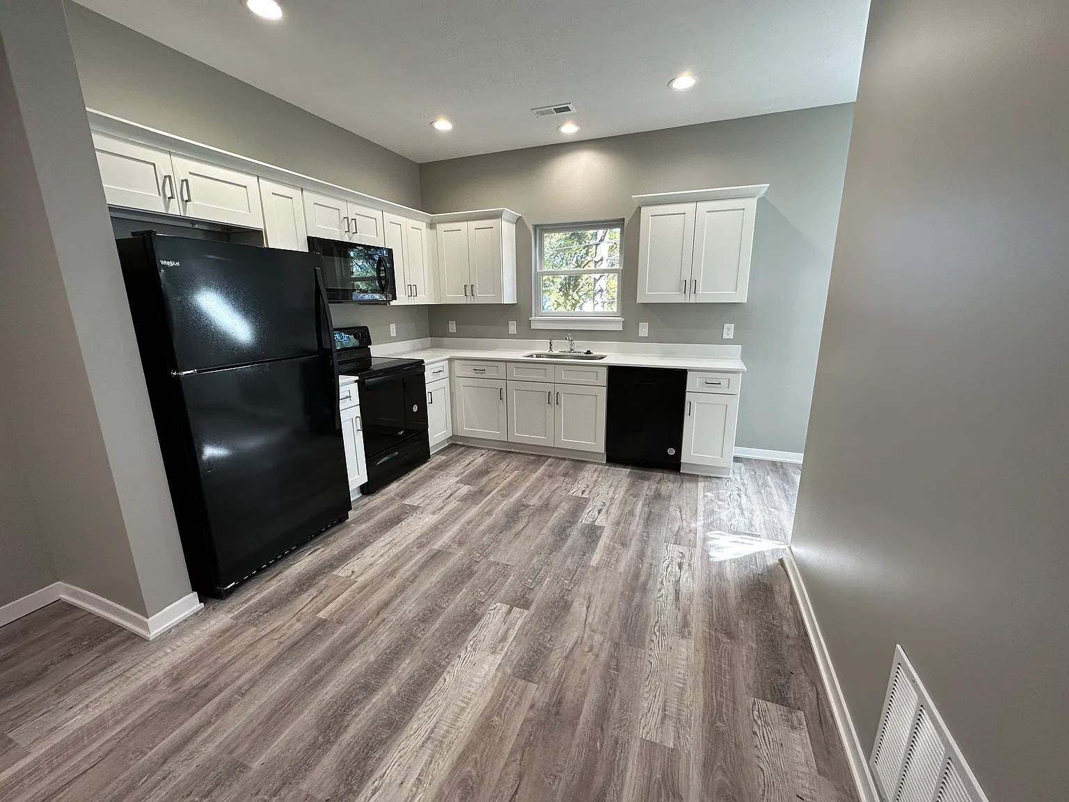 2 bed, 2.5 bath, 1220 sqft, $1,450 — Photo 3