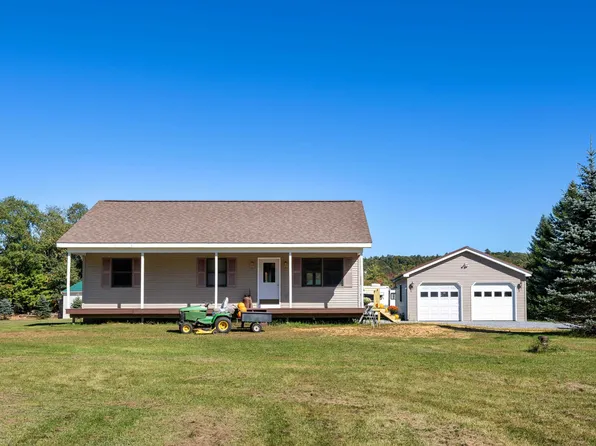 35 Oustinoff Road, Fletcher, VT 05444