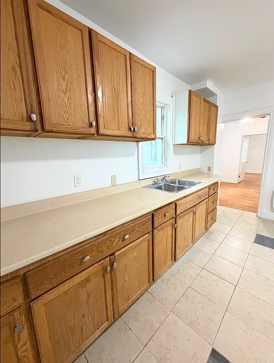 539 Union Street 1 — Photo 1