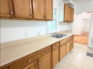 539 Union St #1, Fredericton, NB E3A 3N4