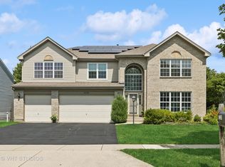 2130 Broadsmore Dr, Algonquin, IL 60102