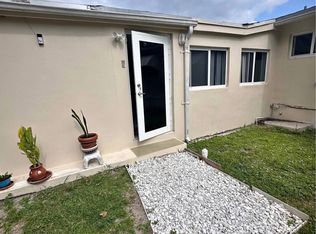 520 NE 161st St, Miami, FL 33162