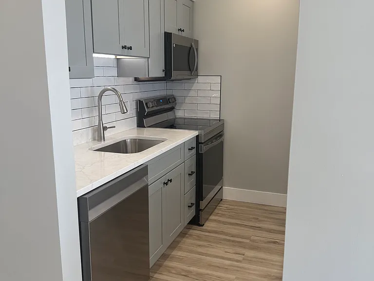 280 Main St #2R — Photo 3
