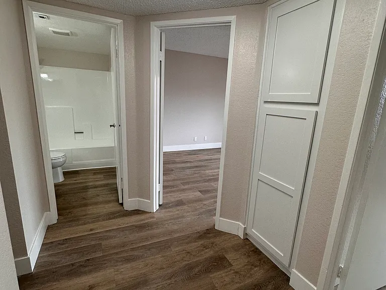 7386 Saddle Rd #B — Photo 2