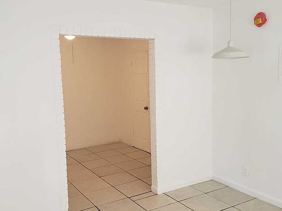 4th image of 104-1045 N Andrews Ave Unit 5