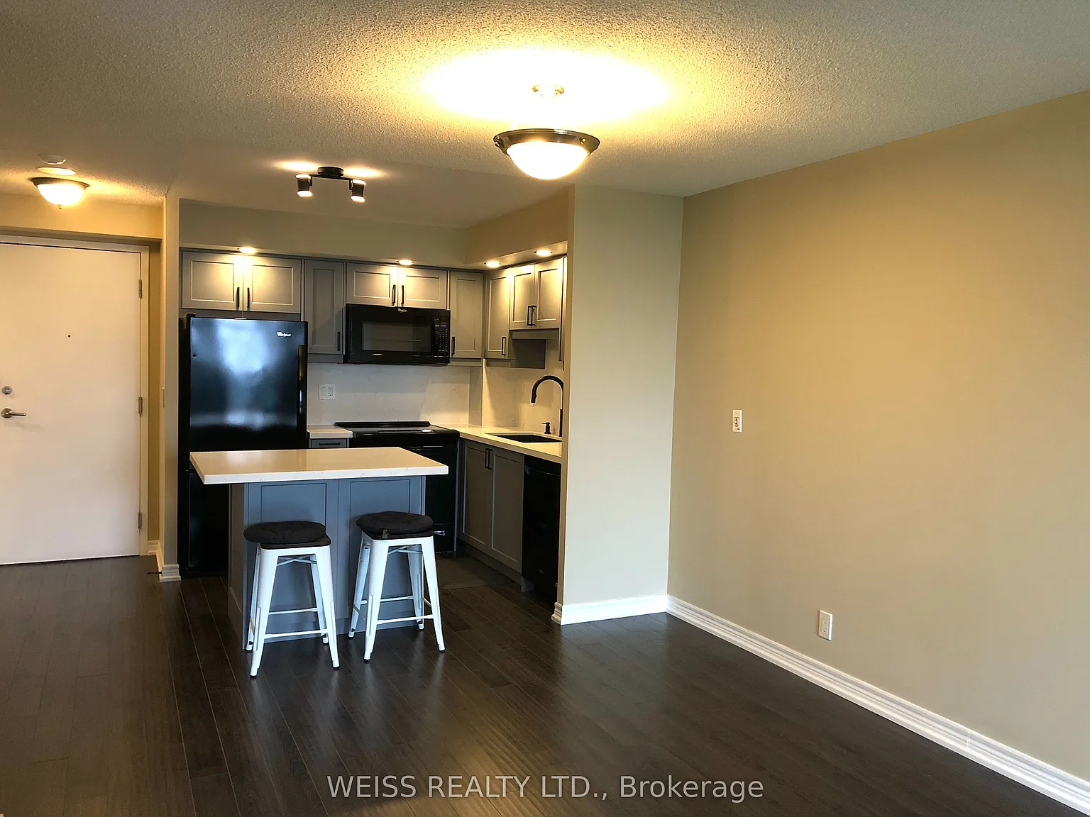 1 bed, $2,300 — Photo 3