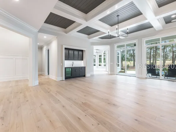 33 Lexington Dr, Bluffton, SC 29910