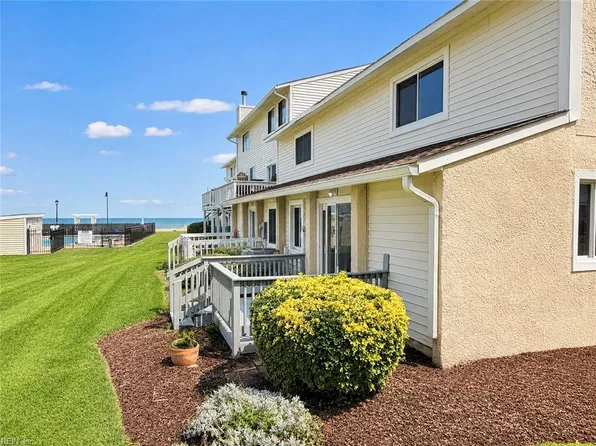 20 Cantamar Ct, Hampton, VA 23664