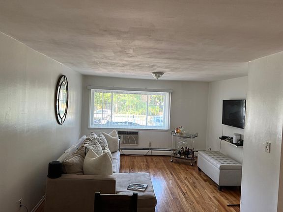 4th image of 12104 5th Ave Floor 1