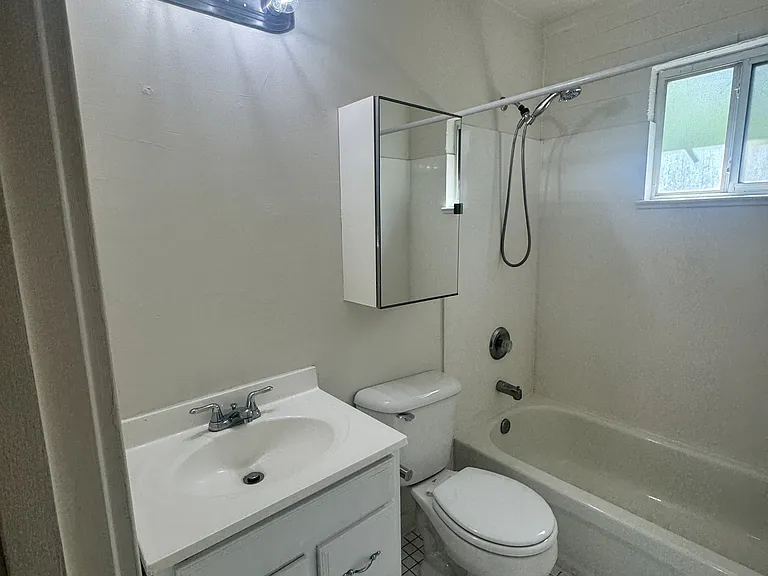805 E Garfield St #3 — Photo 12