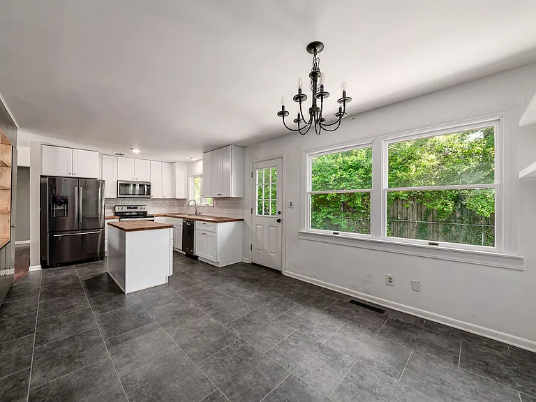 297 E Clearview Ave — Photo 12