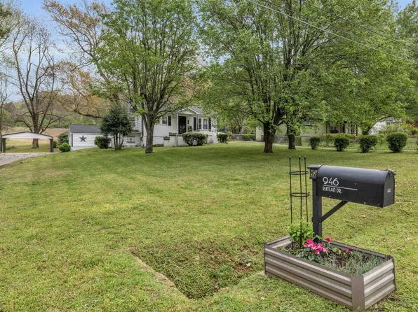 946 Runyan Dr, Chattanooga, TN 37405