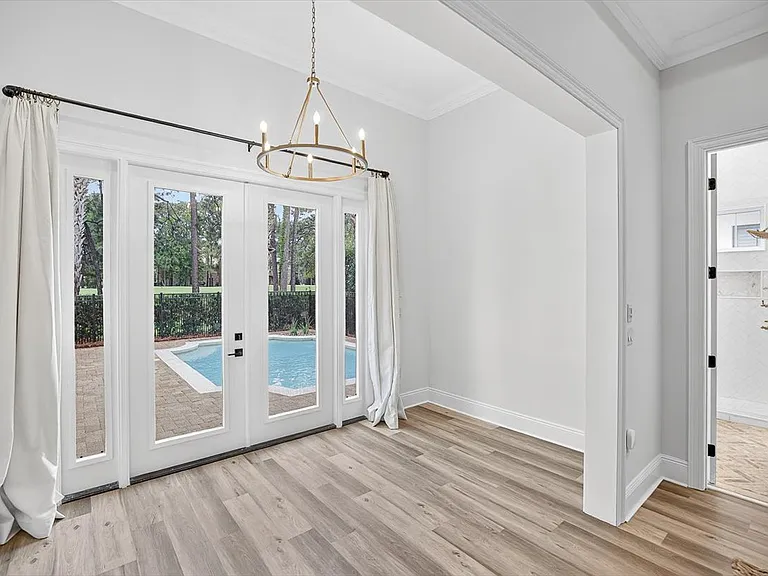 3161 Club Dr — Photo 21