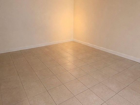 4th image of 7910 Taft Street #109