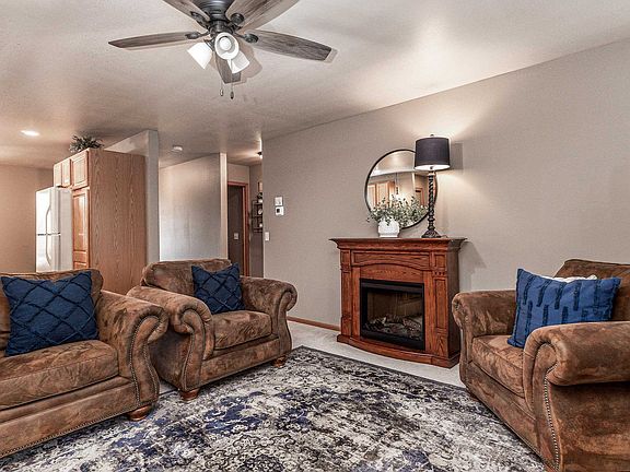 3rd image of 614 Baja Dr