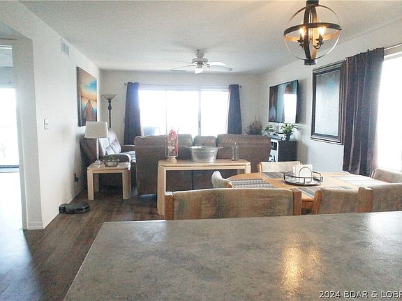 4th image of 4897 Bridgepointe Dr Unit 113
