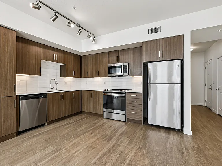 Castile Apartments — Photo 45