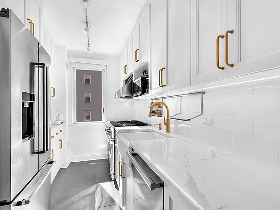 2nd image of 105 W 13th St APT 7C