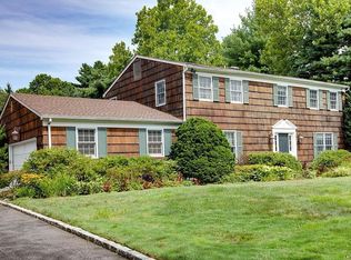 20 Beveldere Dr, Syosset, NY 11791