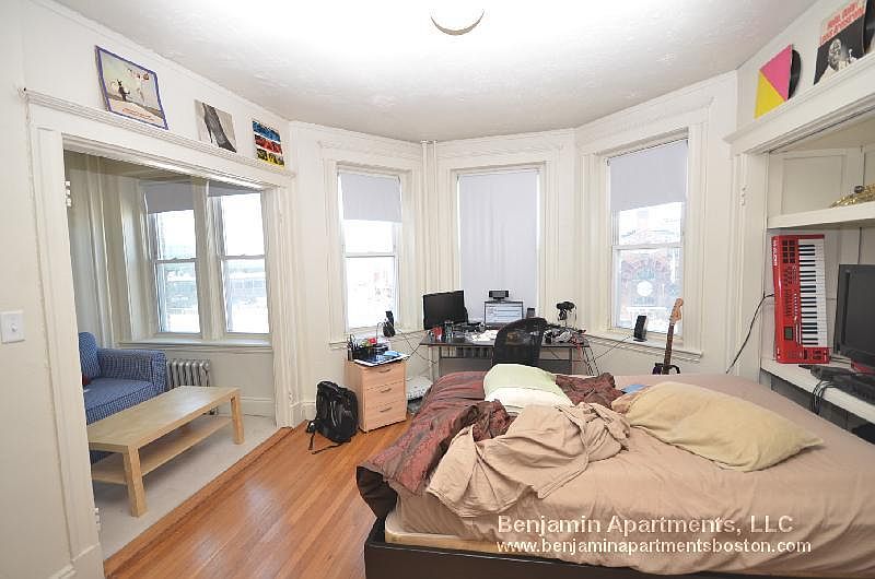 2nd image of 1171 Boylston St #20C