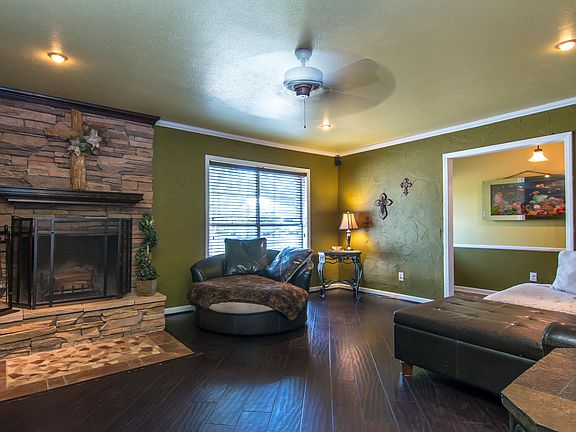 3rd image of 223 Longmont St