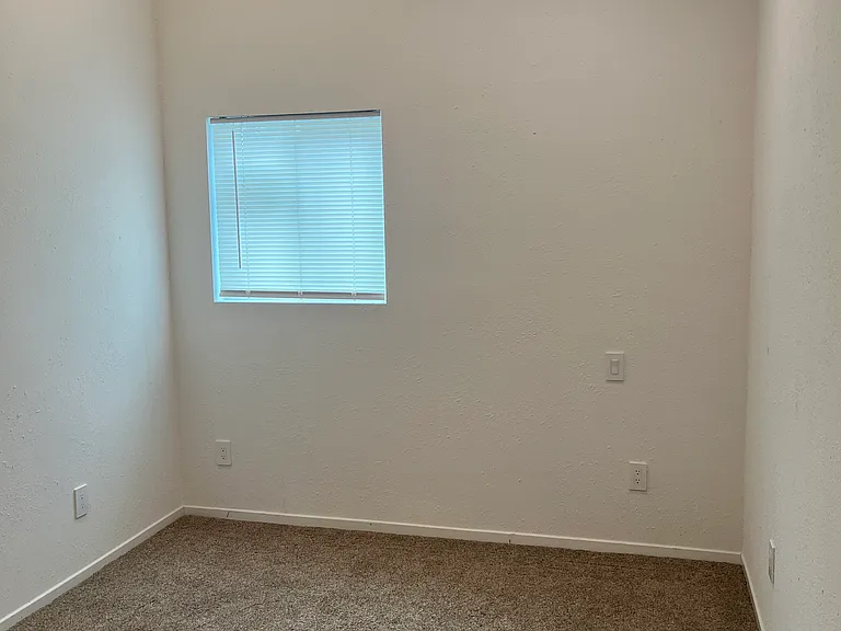 2440 E Locust Ave #4 — Photo 3