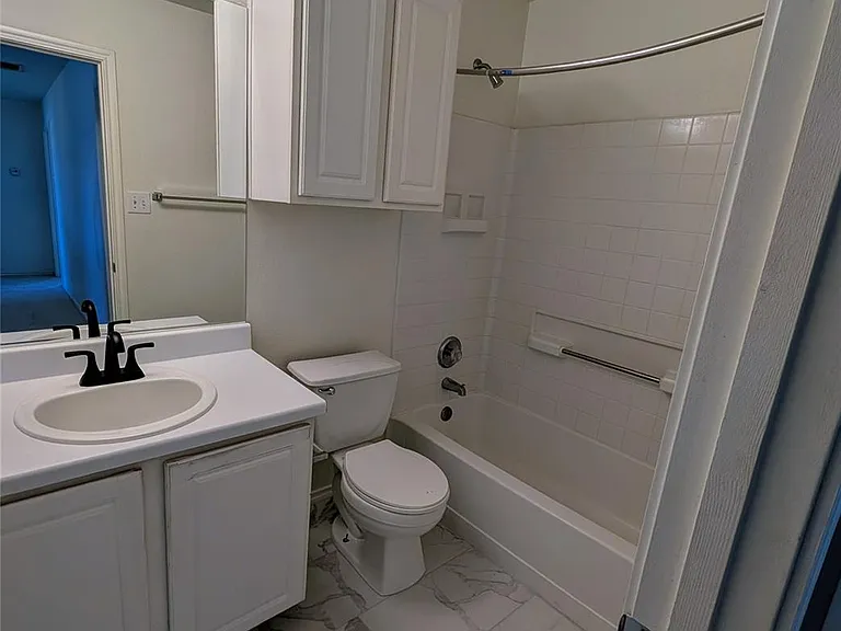 1209 Amberwood Loop — Photo 16