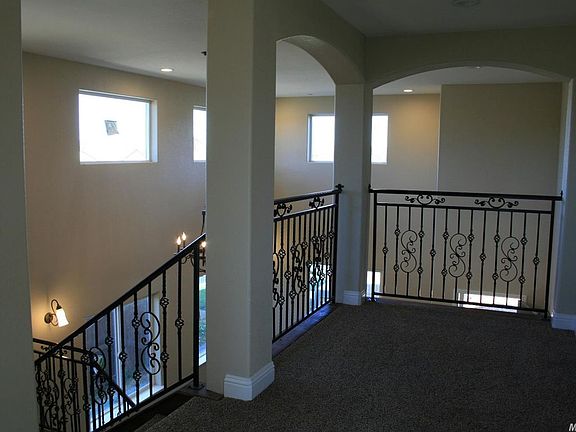 4th image of 1644 Oak Park Dr