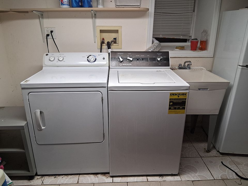 Washer/dryer in basement