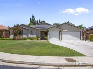 10202 Manhattan Dr, Bakersfield, CA