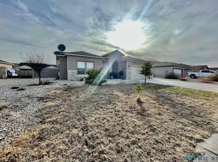 405 Baler Ln, Carlsbad, NM 88220