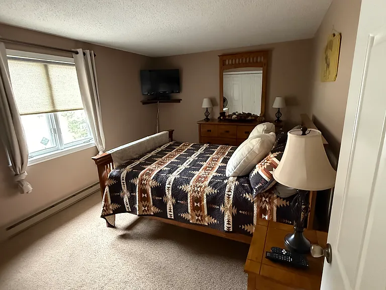 150 Meadows Dr — Photo 16