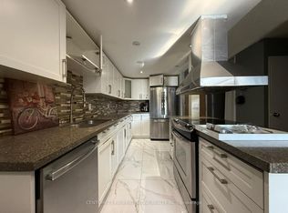 4 Lisa St #1405, Brampton, ON L6T 4B6