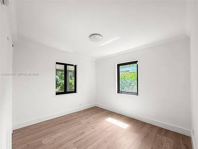 55 NW 125th St — Photo 16
