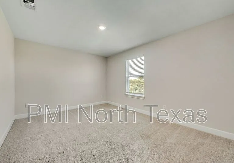 1421 Butler Ave — Photo 13