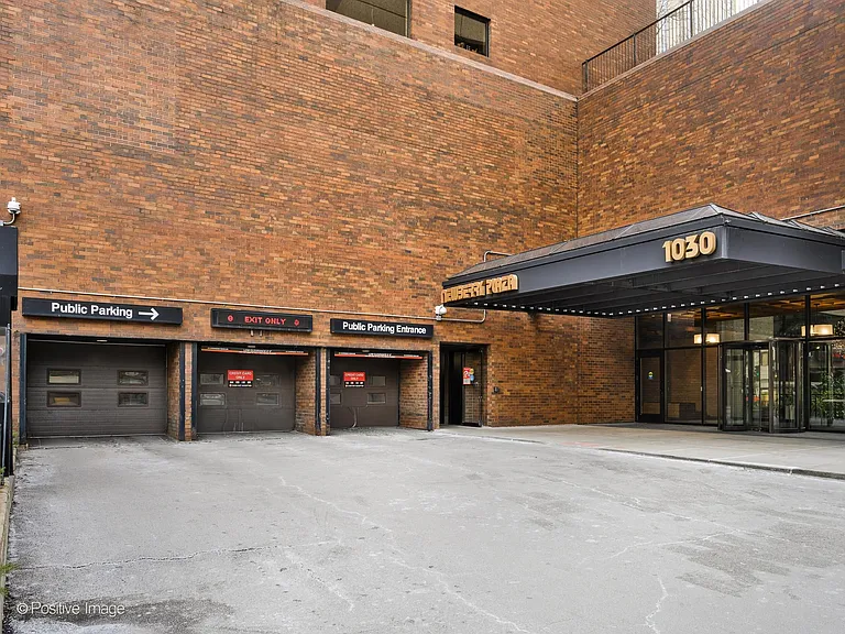 1030 N State St #1D — Photo 2