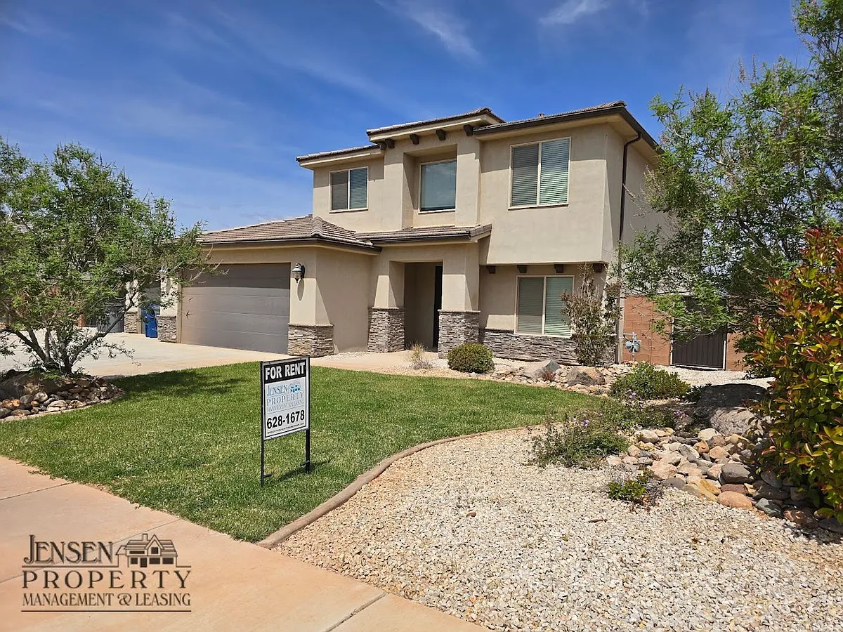 Building Photo - 3369 E Tanoak Dr
