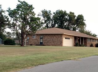 1108 N 8th St, Sayre, OK 73662