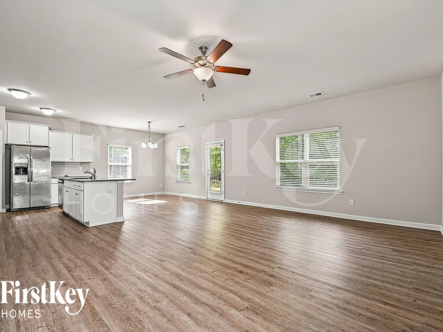 4 bed, 2.5 bath, 2028 sqft, $2,450 — Photo 2
