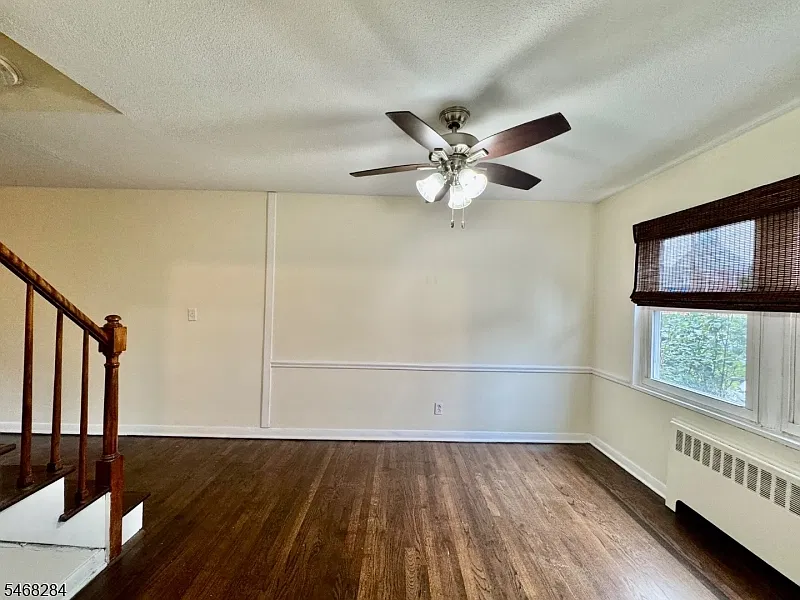 2 bed, 1.0 bath, $3,400 — Photo 2
